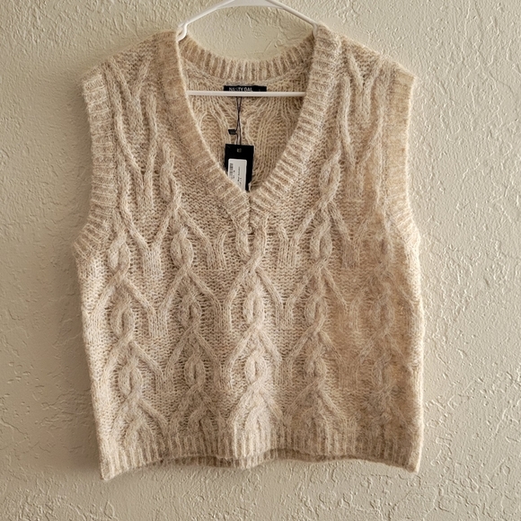 Nasty Gal Sweater Vest Size Small NWT - Picture 3 of 7